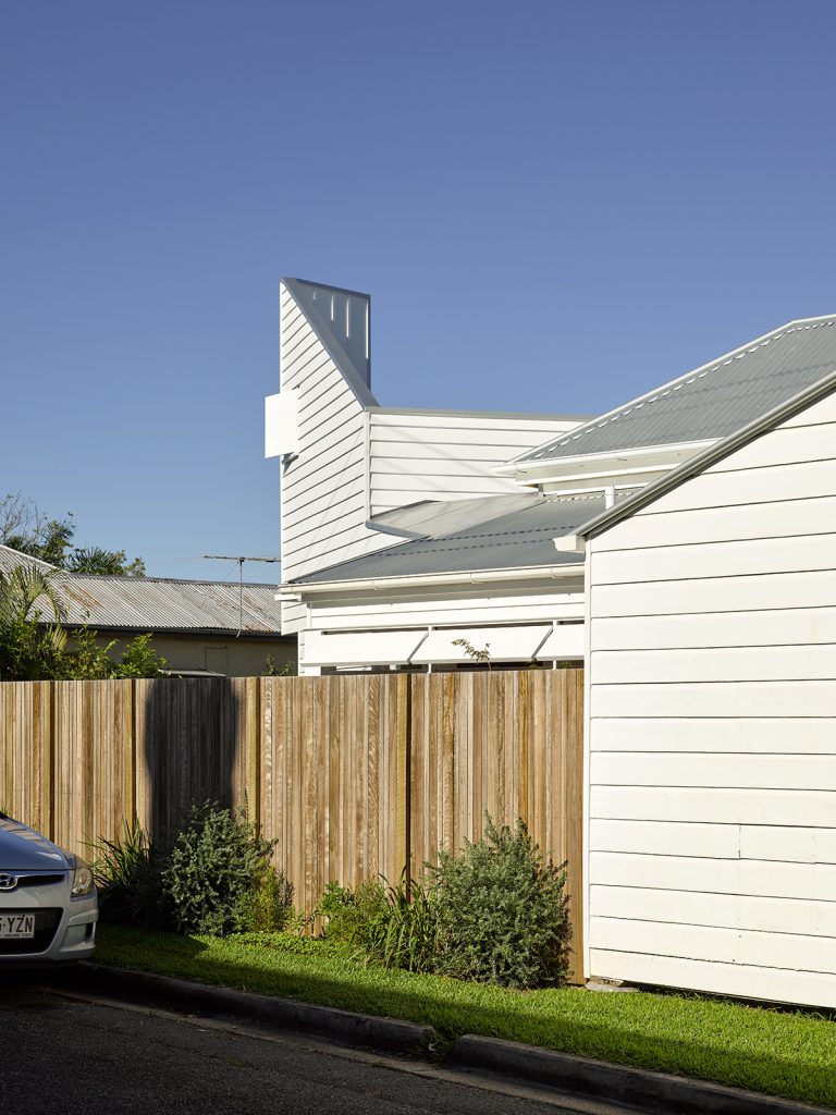 Modern Retreat Behind Brisbane Iconic Worker's Cottage, Kelvin Grove